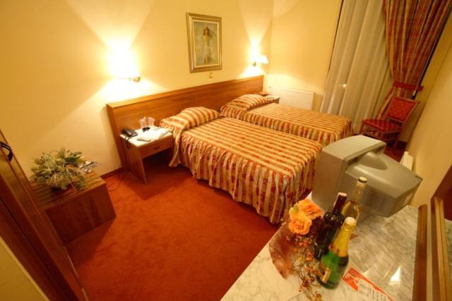 Hotel Dinara Лівно Номер фото
