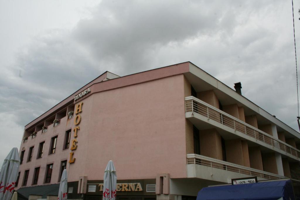 Hotel Dinara Лівно Екстер'єр фото