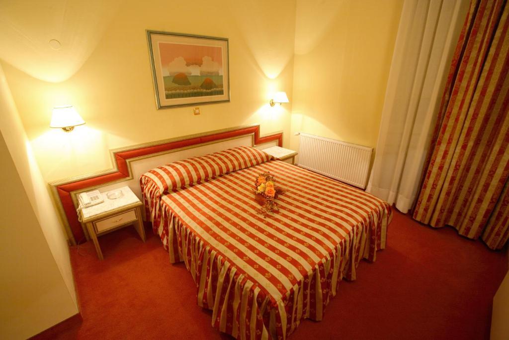 Hotel Dinara Лівно Номер фото